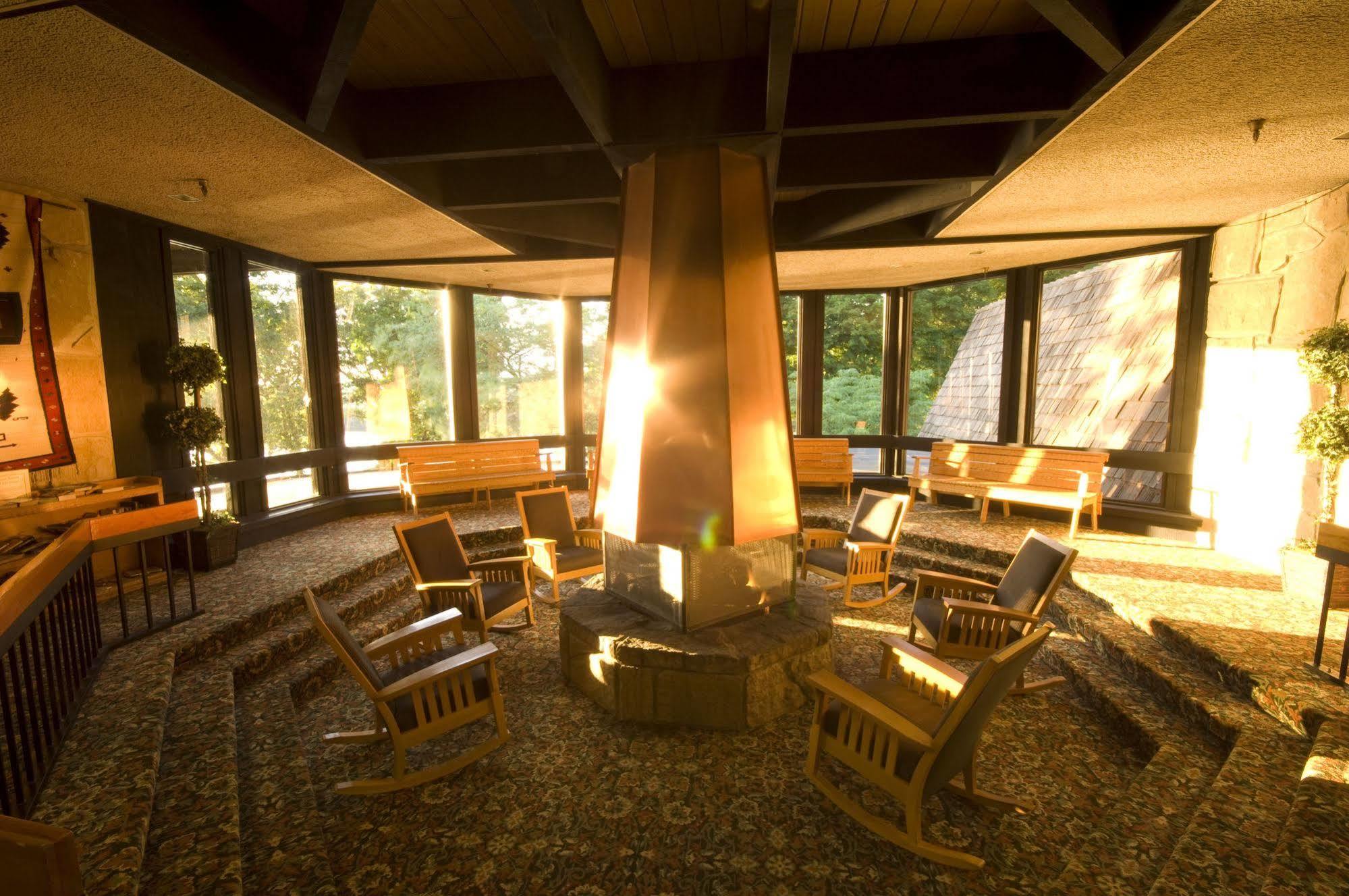 Mohican Lodge And Conference Center Perrysville Exterior foto