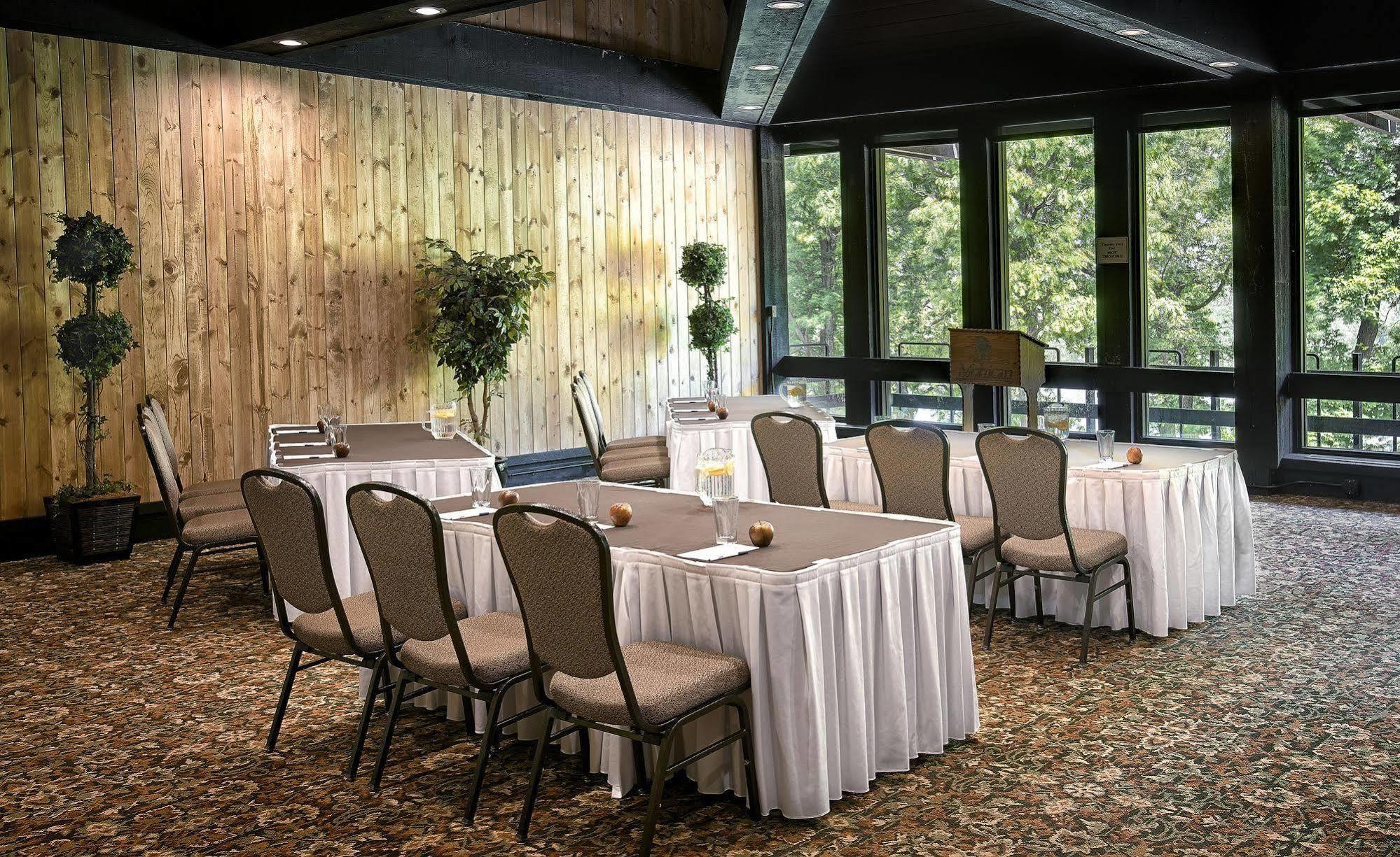 Mohican Lodge And Conference Center Perrysville Exterior foto